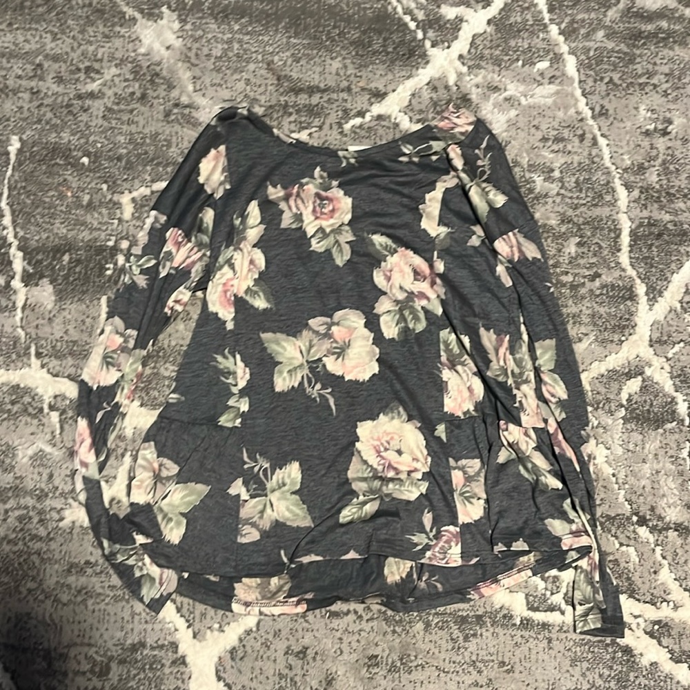 Gray floral long sleeve top